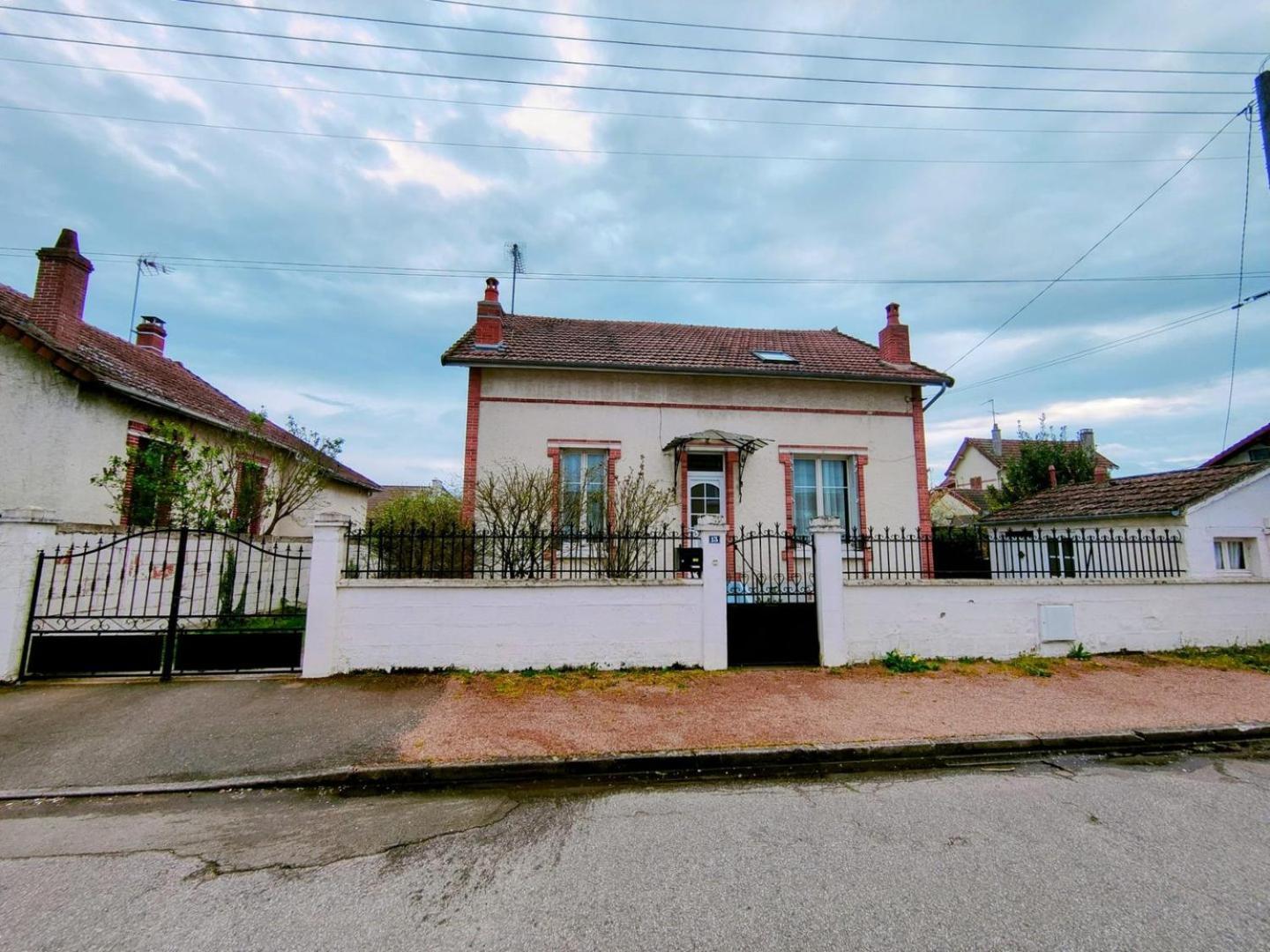 Home - Champoulains - Sejour A Auxerre Exterior foto